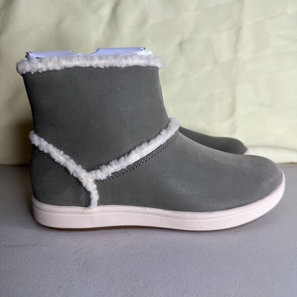 Cloudsteppers by Clarks Faux Fur Ankle Boots Step Glow Rose Dusty Olive 5M NWB - Picture 4 of 11